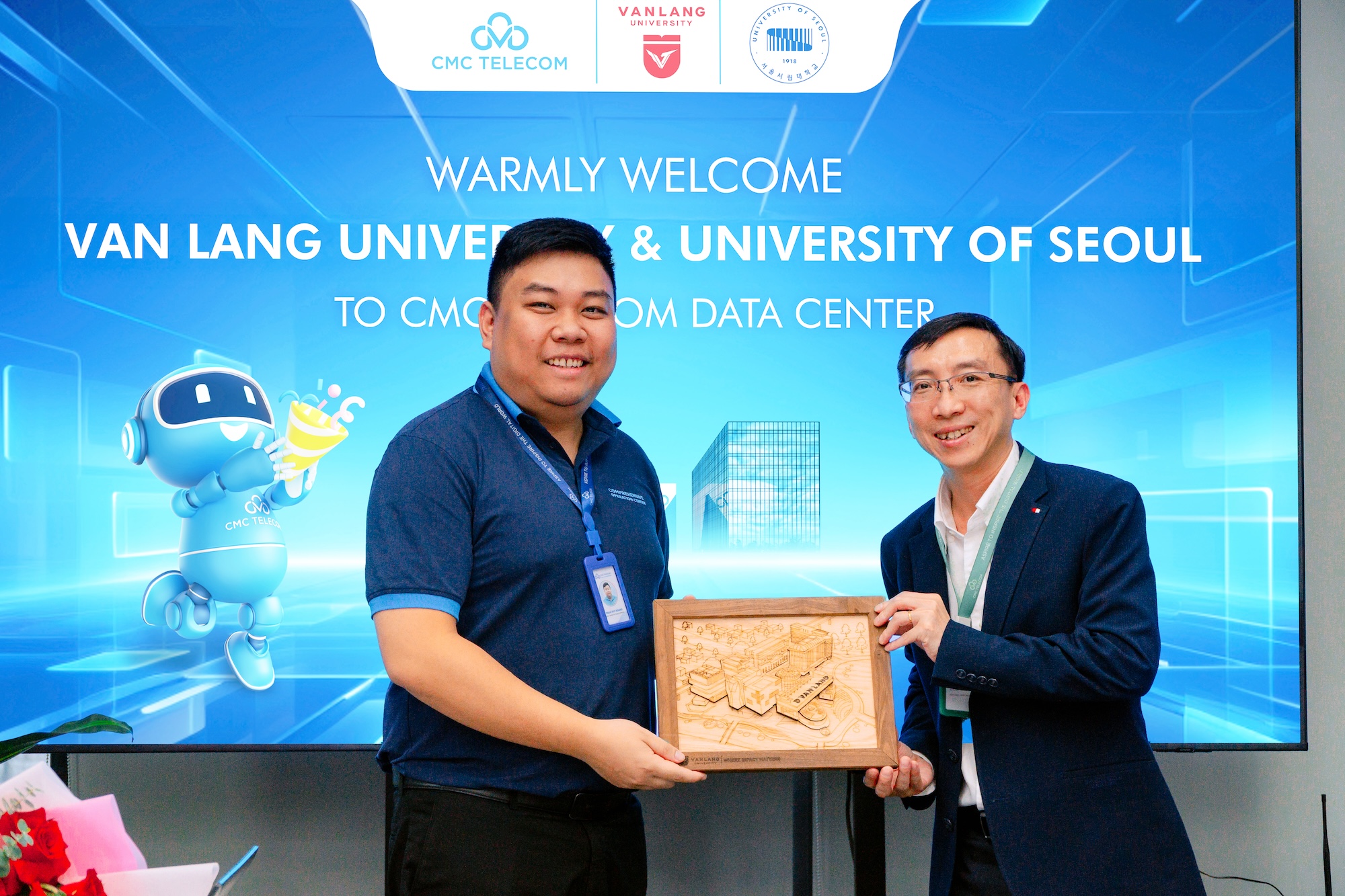 Từ hành lang giảng đường đến Trái tim công nghệ CMC Telecom Data Center